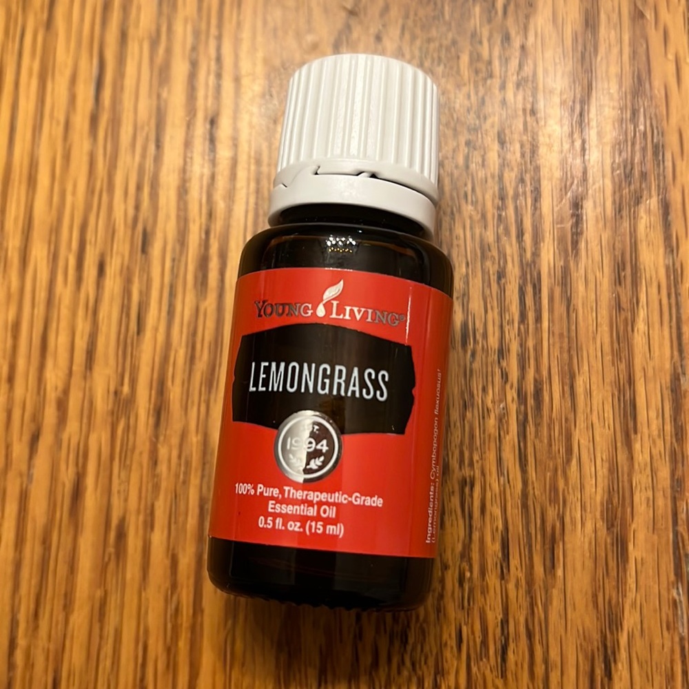 NWT Young Living Essential Oil Lemongrass 15ml